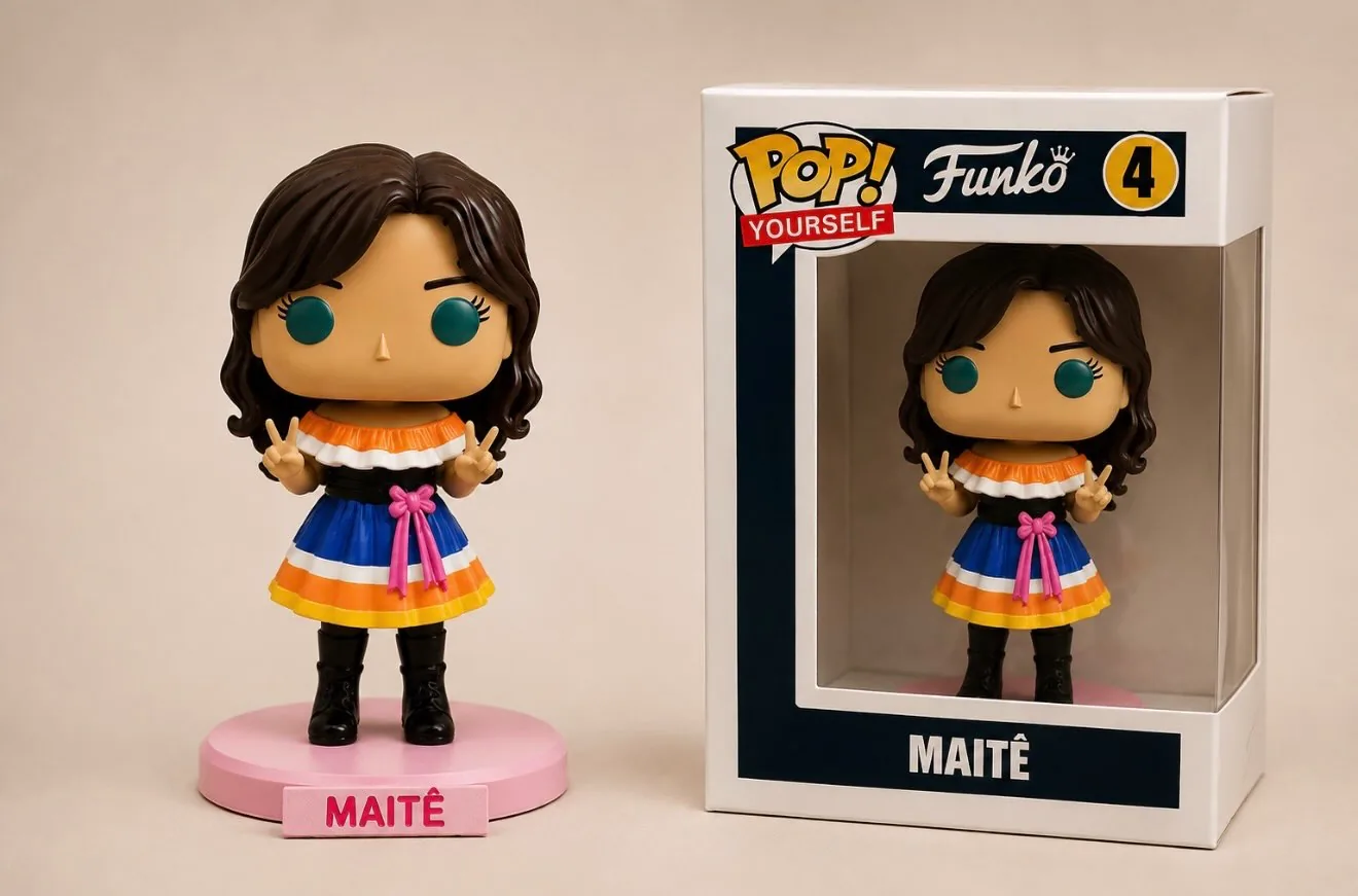 Personalized 3D-printed collectible figure displayed for a customer gift